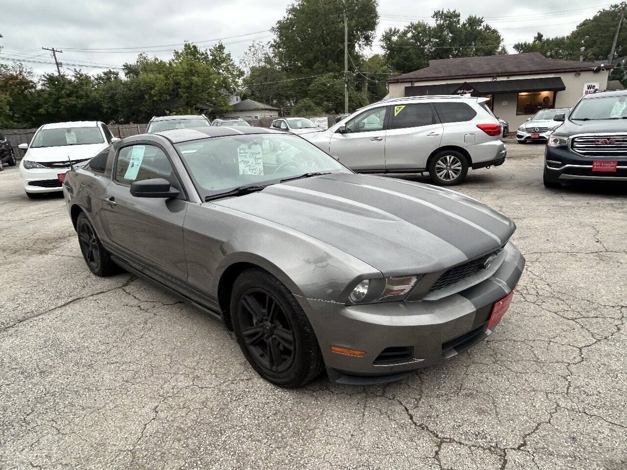 Used 2010 Ford Mustang Coupe RWD image 12