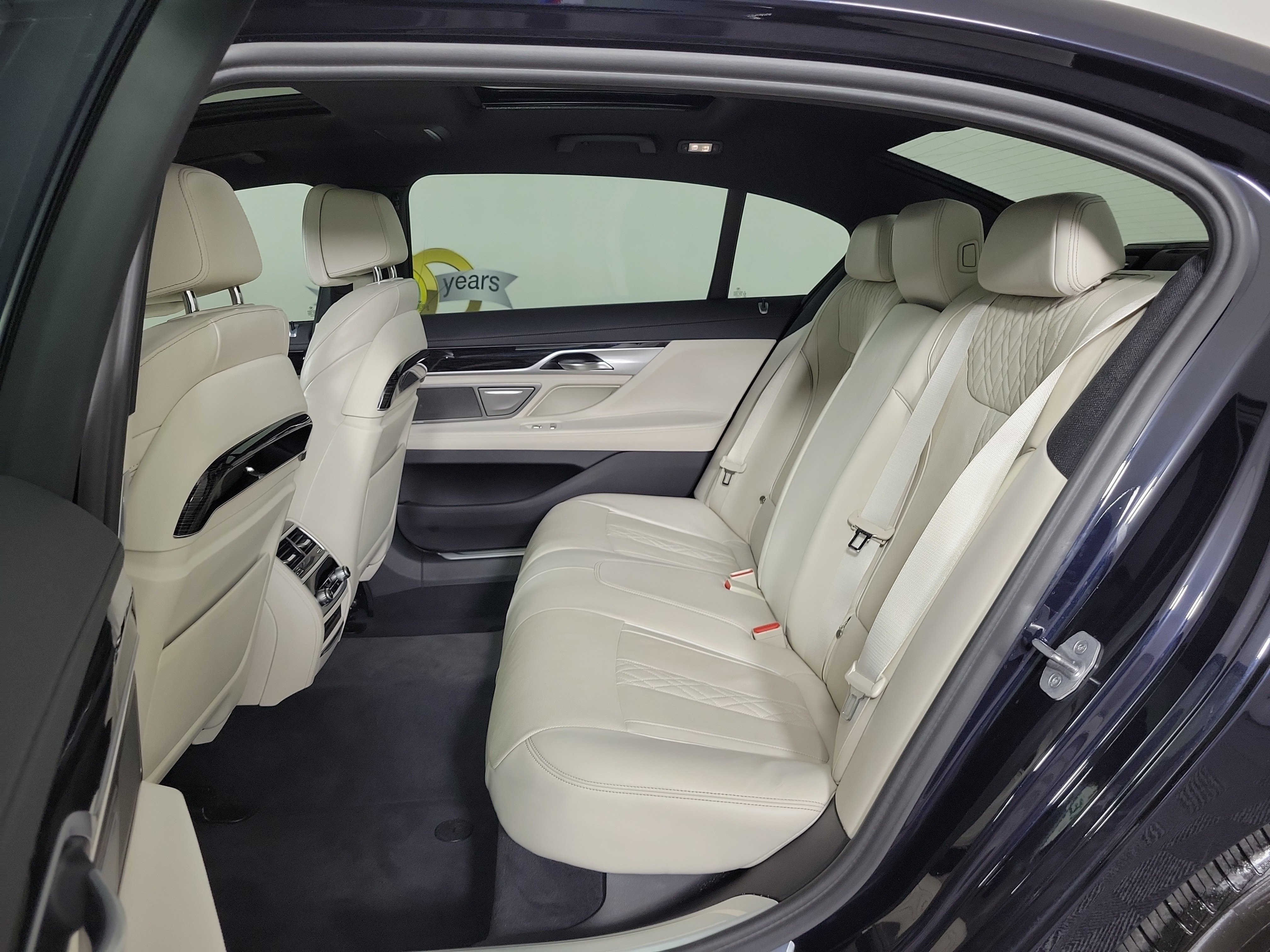 Used 2022 BMW 750i xDrive w/ M Sport Package AWD/4WD image 10