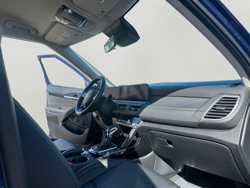 Used 2025 Kia Seltos EX image 11