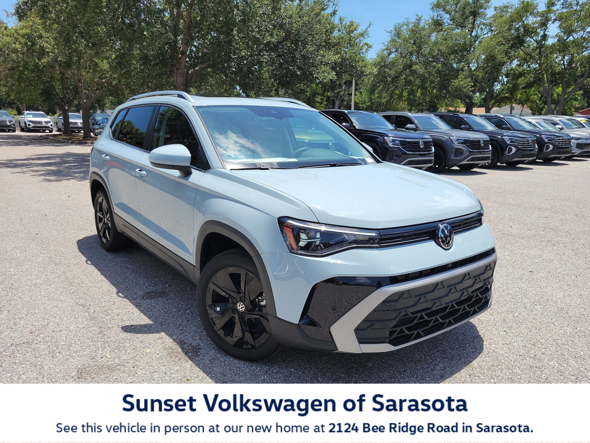 New 2026 Volkswagen Taos SE FWD image 1