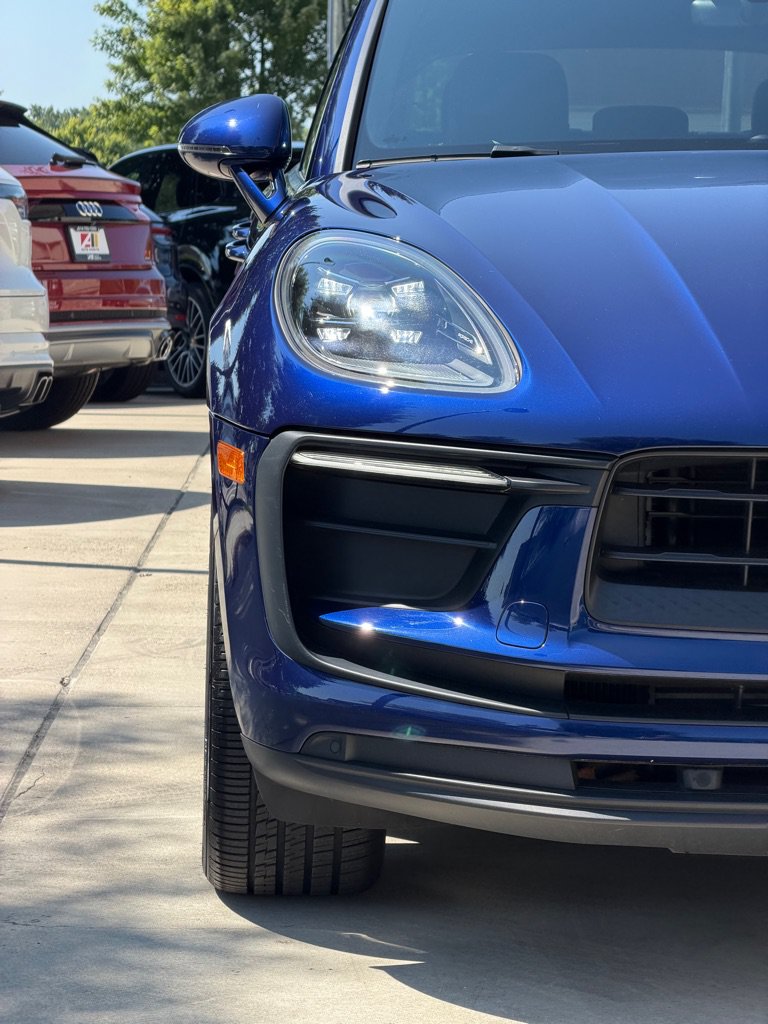 Used 2022 Porsche Macan AWD/4WD image 12
