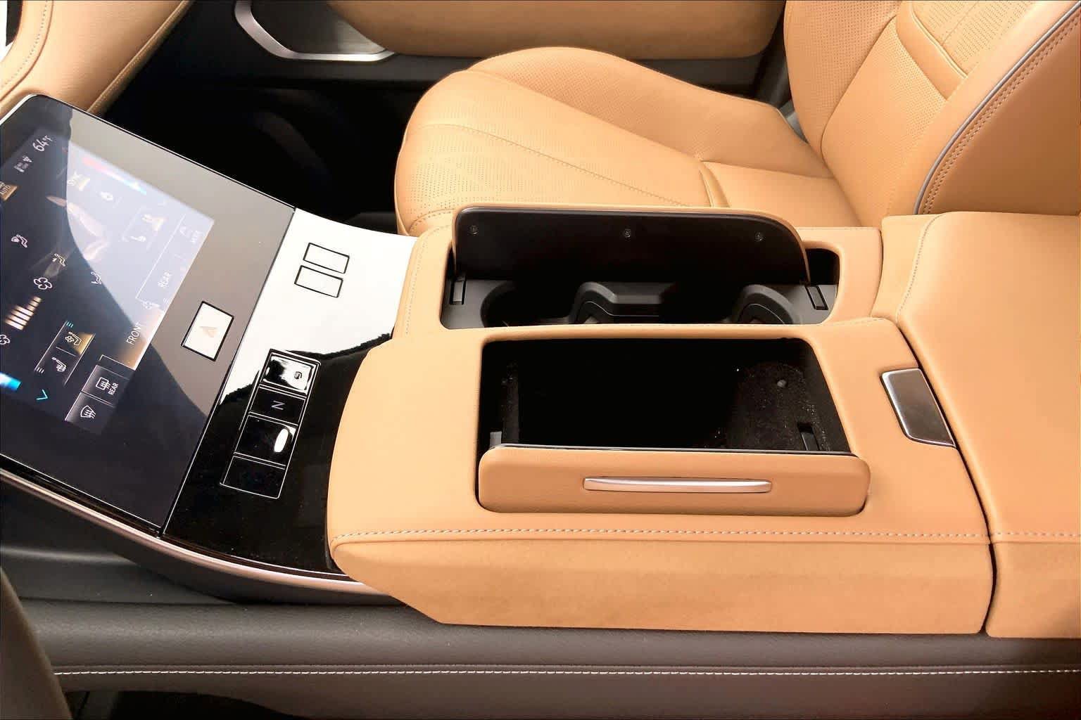 Used 2025 INFINITI QX80 Sensory AWD/4WD image 17