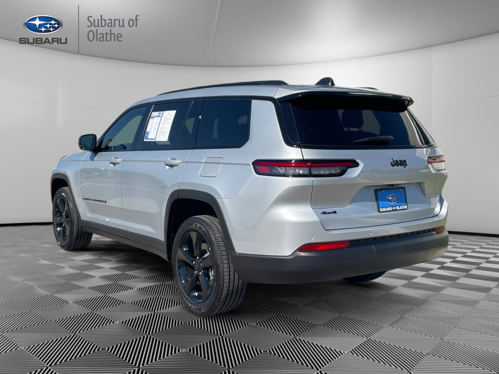 Used 2025 Jeep Grand Cherokee L Altitude image 9