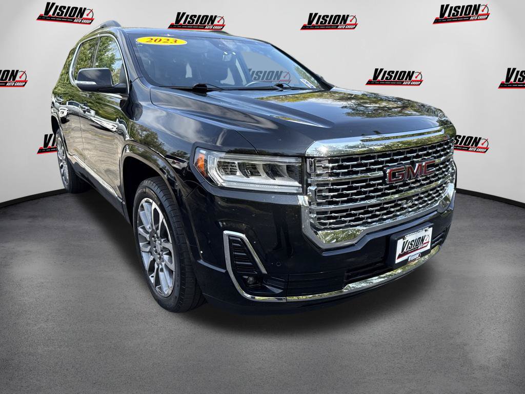 Used 2023 GMC Acadia Denali w/ Denali Ultimate Package AWD/4WD image 3