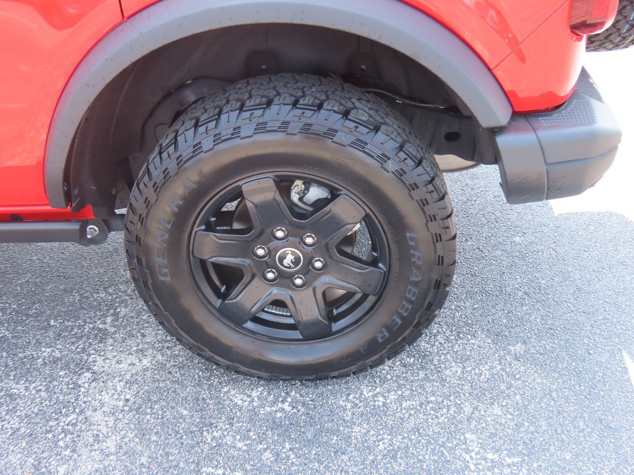 Used 2024 Ford Bronco Black Diamond AWD/4WD image 17