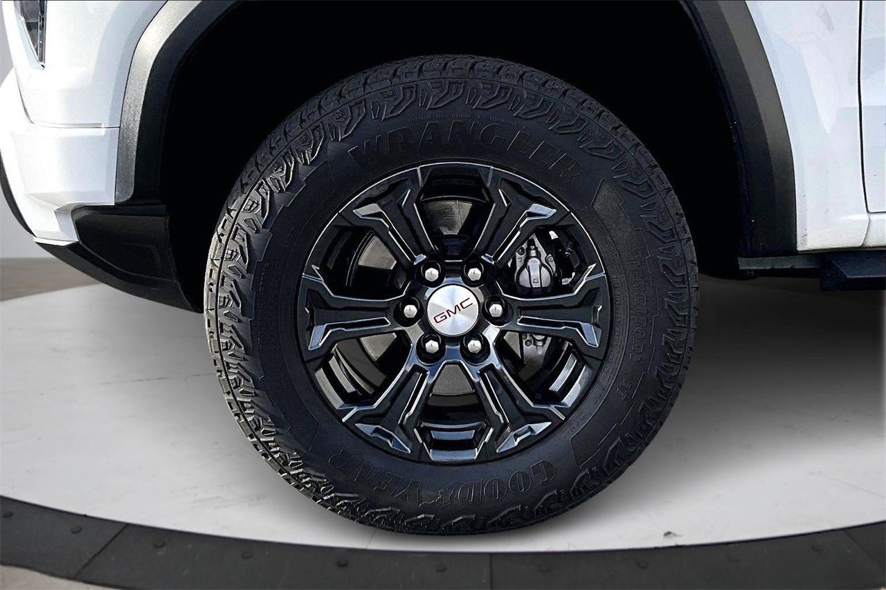 Used 2024 GMC Canyon Elevation w/ Trailering Package image 31