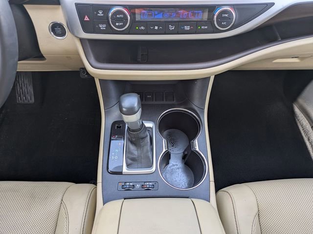 Used 2016 Toyota Highlander Limited w/ Driver Technology Package image 20