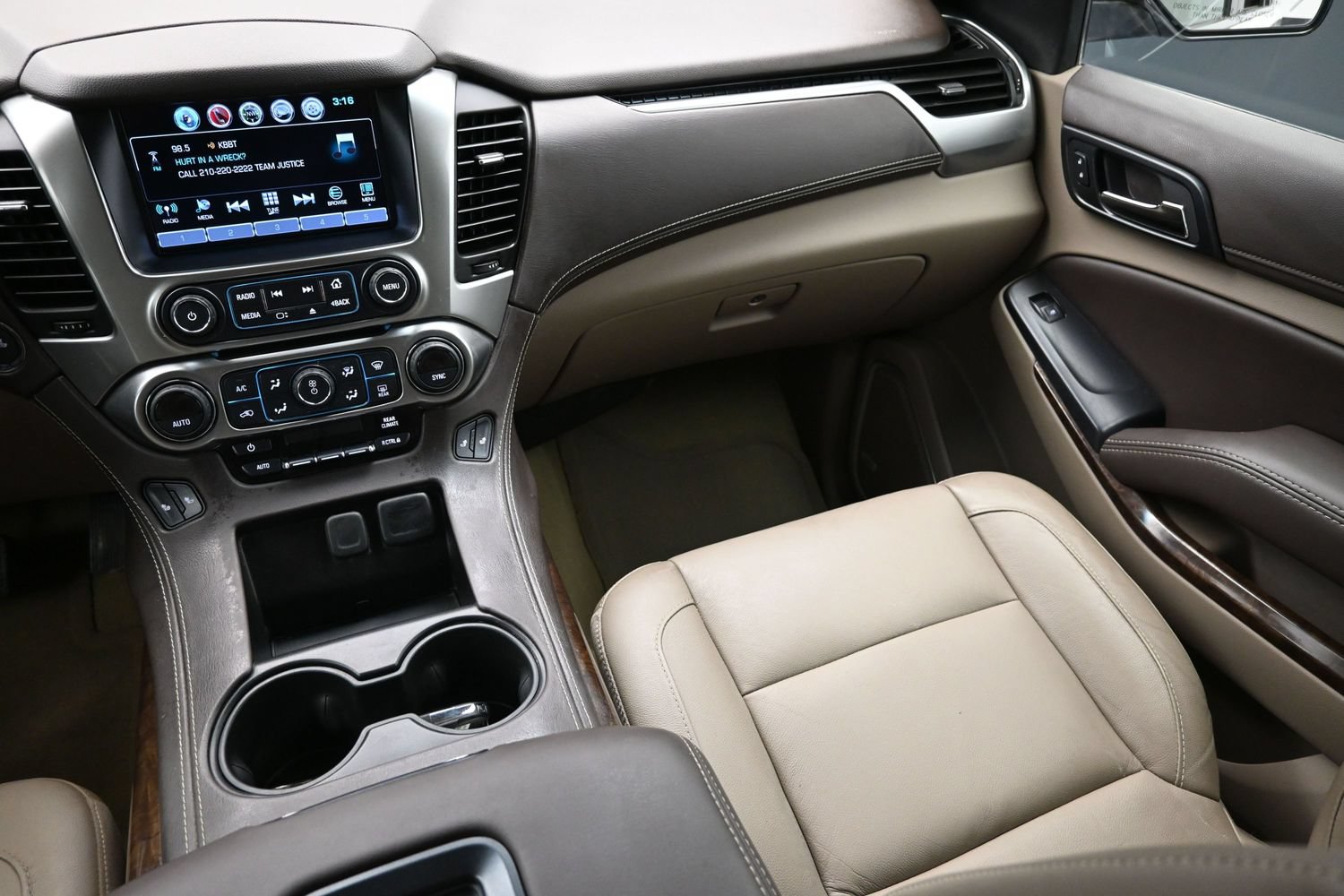 Used 2016 Chevrolet Tahoe LT w/ LT Signature Package RWD image 36