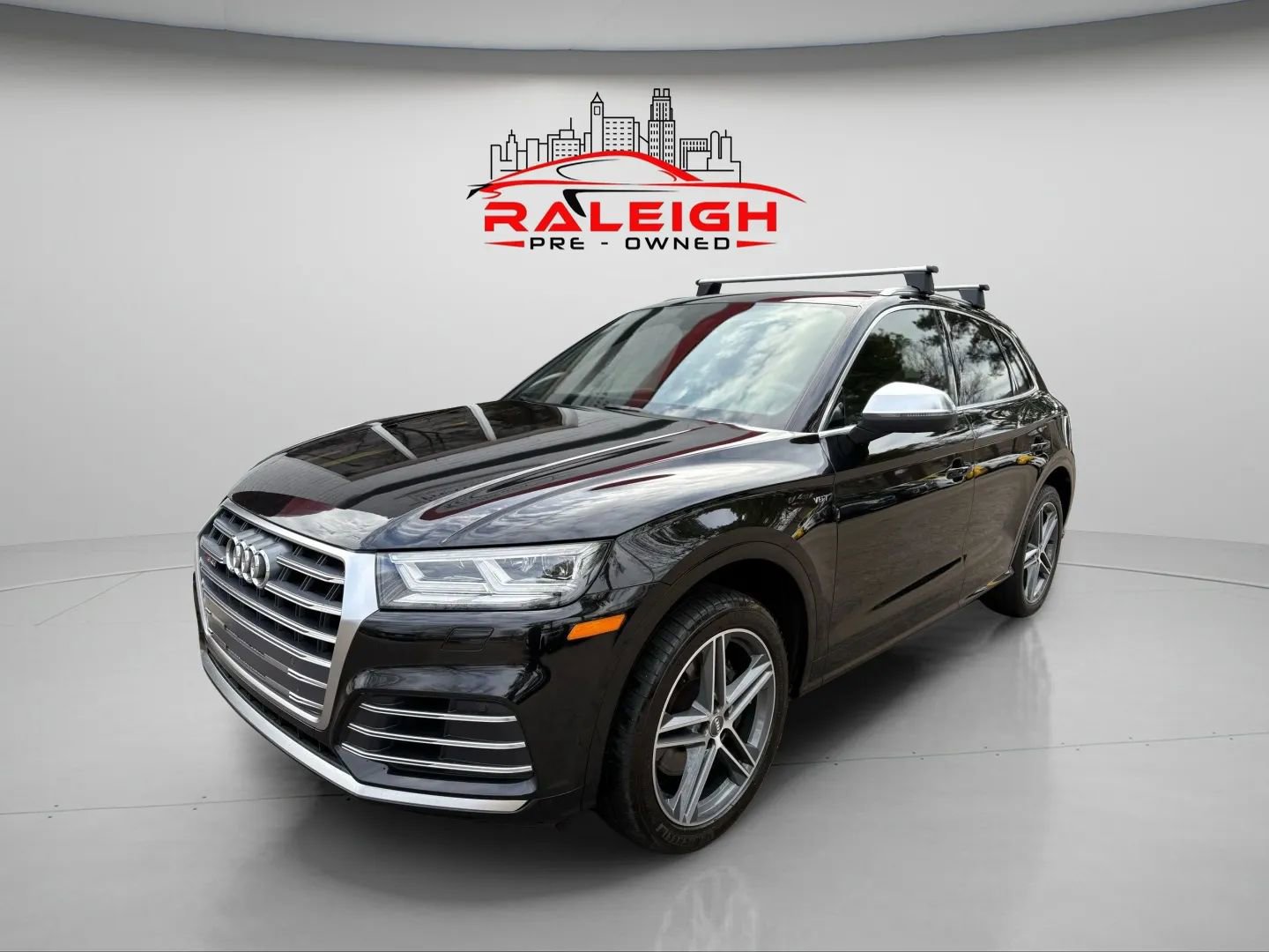 Used 2018 Audi SQ5 Premium Plus w/ Navigation Package AWD/4WD image 2