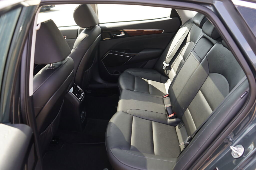 Used 2017 Kia Cadenza Technology FWD image 13