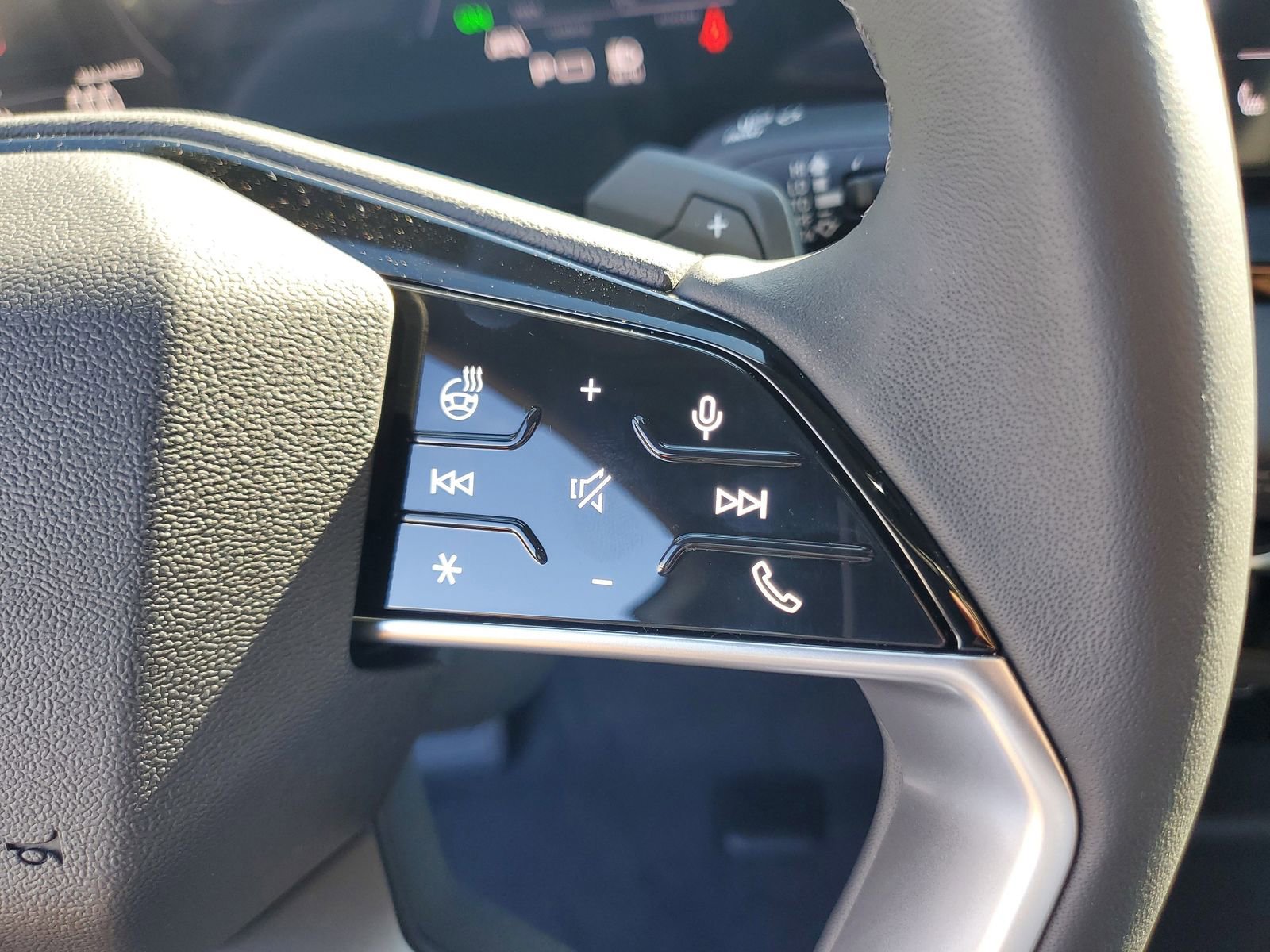 New 2025 Audi Q6 e-tron Premium image 25