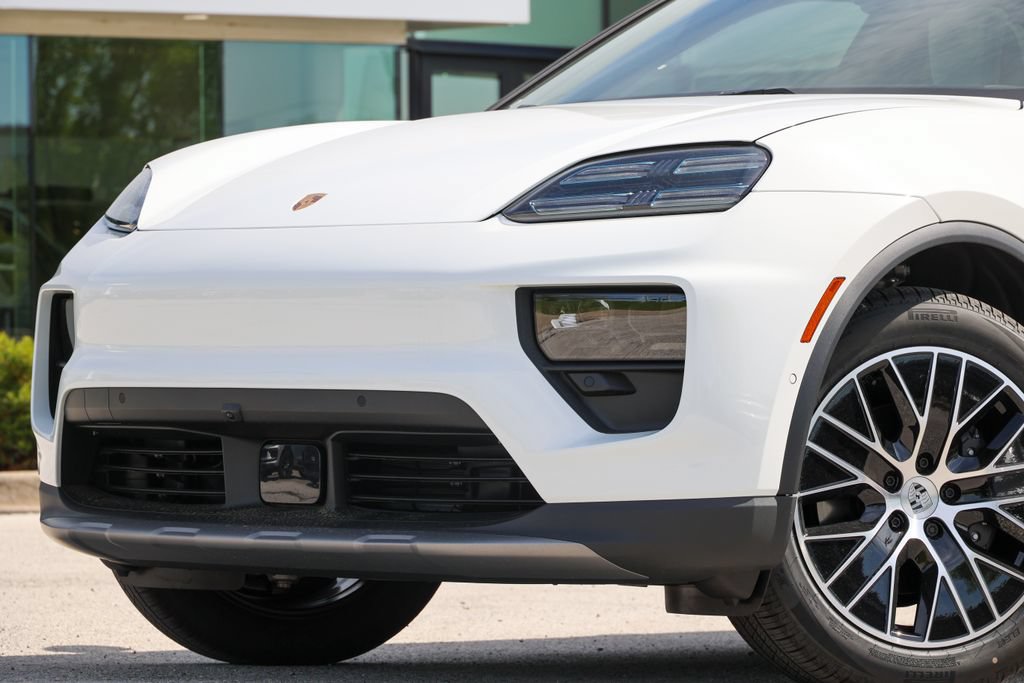 New 2026 Porsche Macan 4 Electric AWD/4WD image 5