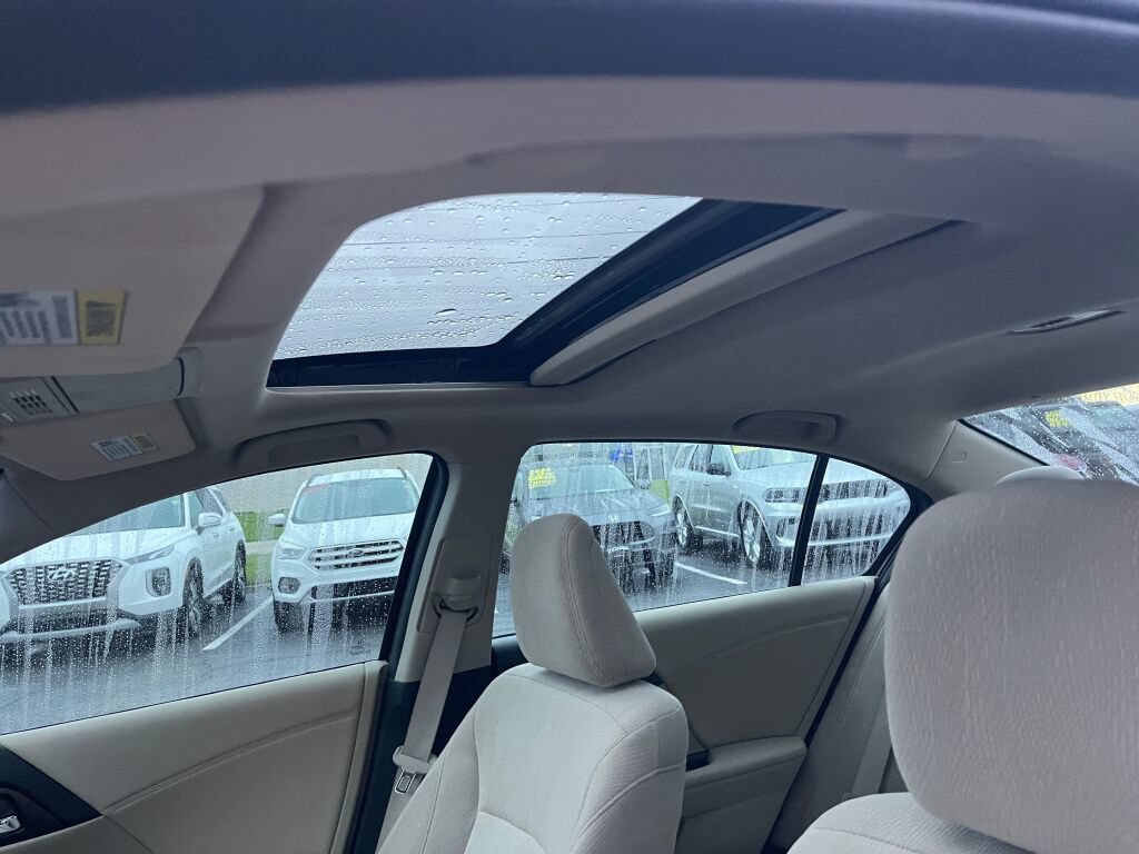 Used 2015 Honda Accord EX image 9