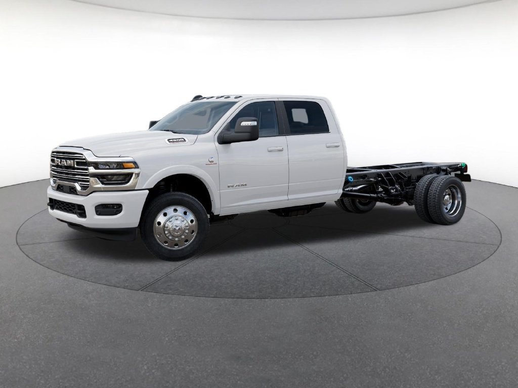 New 2027 RAM 4500 4x4 Crew Cab DRW w/ Laramie Trim Package image 2
