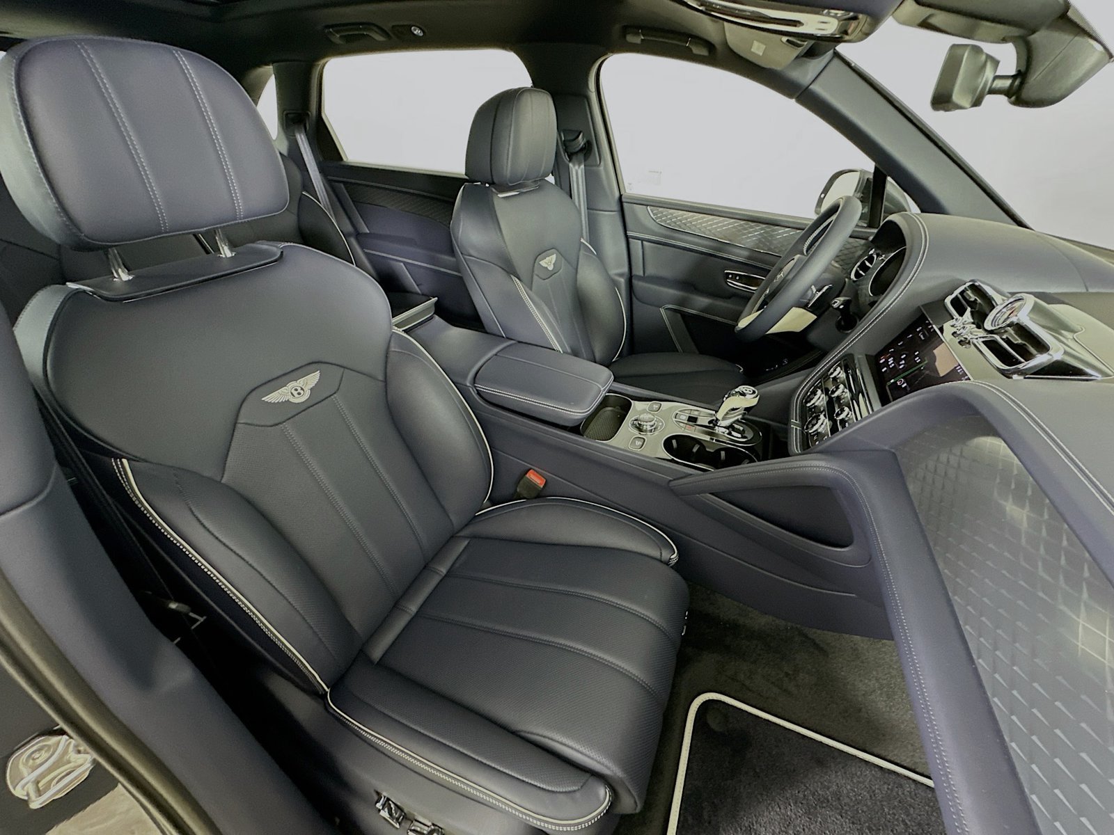 New 2026 Bentley Bentayga Extended Wheelbase AWD/4WD image 50