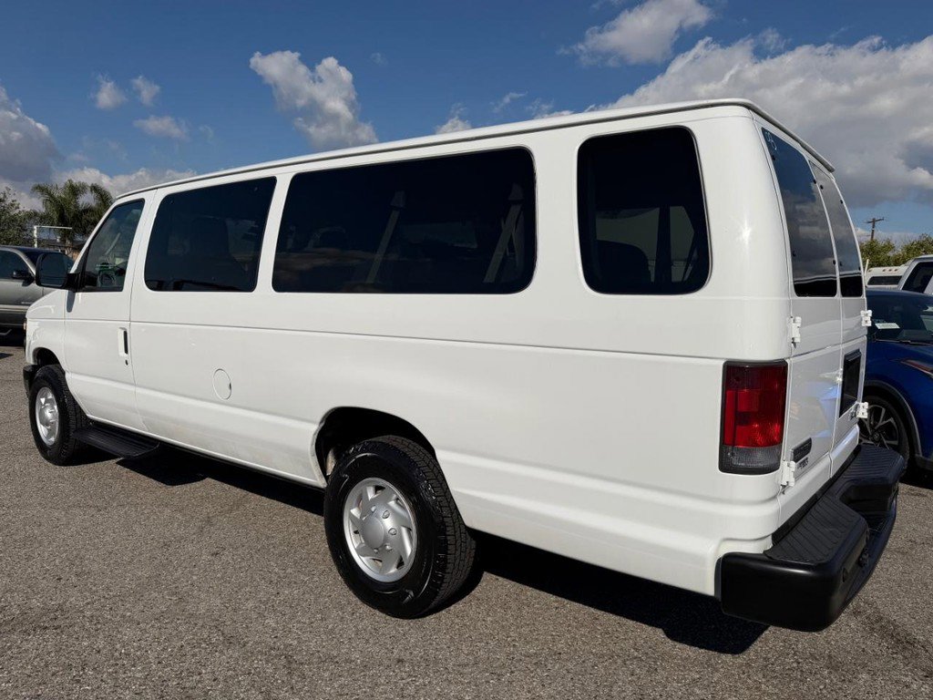 Used 2009 Ford E-350 and Econoline 350 Extended Wagon Super Duty image 9