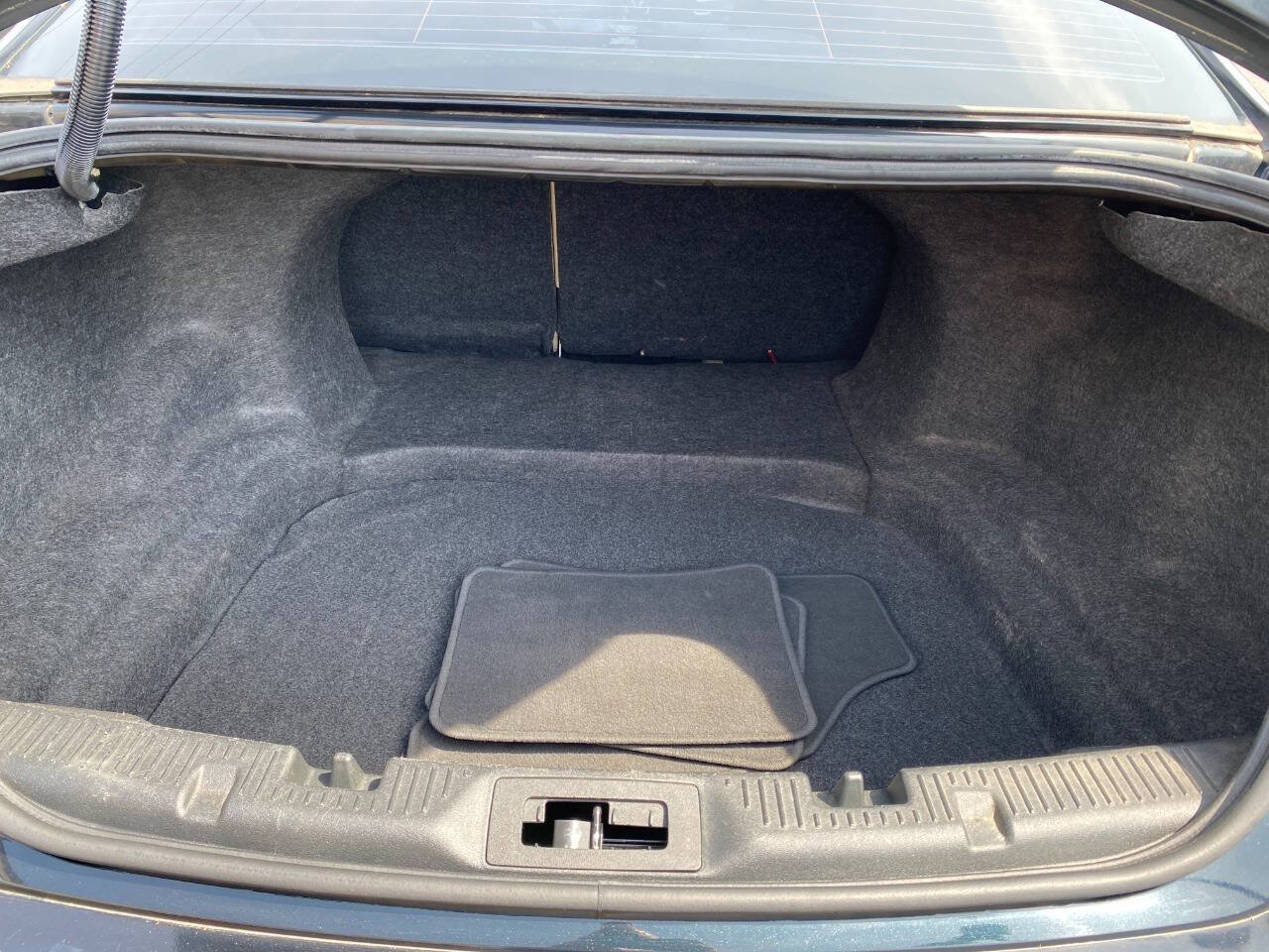 Used 2015 Ford Taurus SE FWD image 24