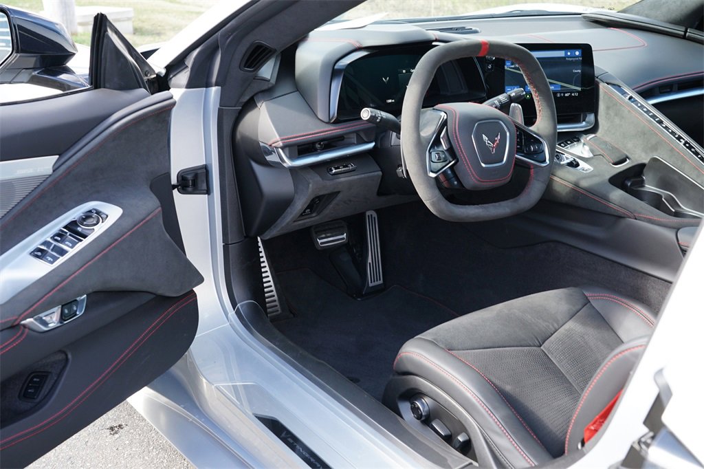 Used 2023 Chevrolet Corvette Stingray Premium Conv w/ Z51 Performance Package image 13