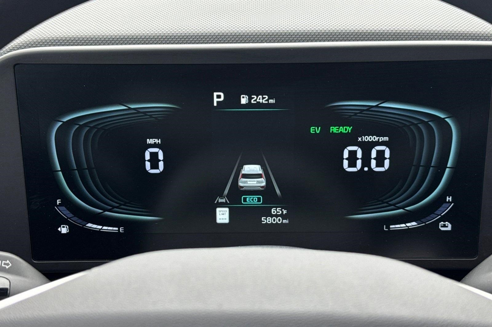 Used 2024 Kia Niro LX FWD image 22