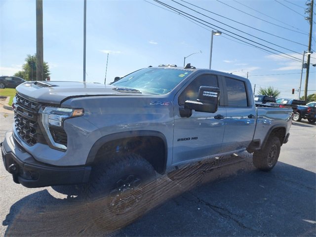 Used 2024 Chevrolet Silverado 2500 ZR2 w/ ZR2 Bison Edition image 3