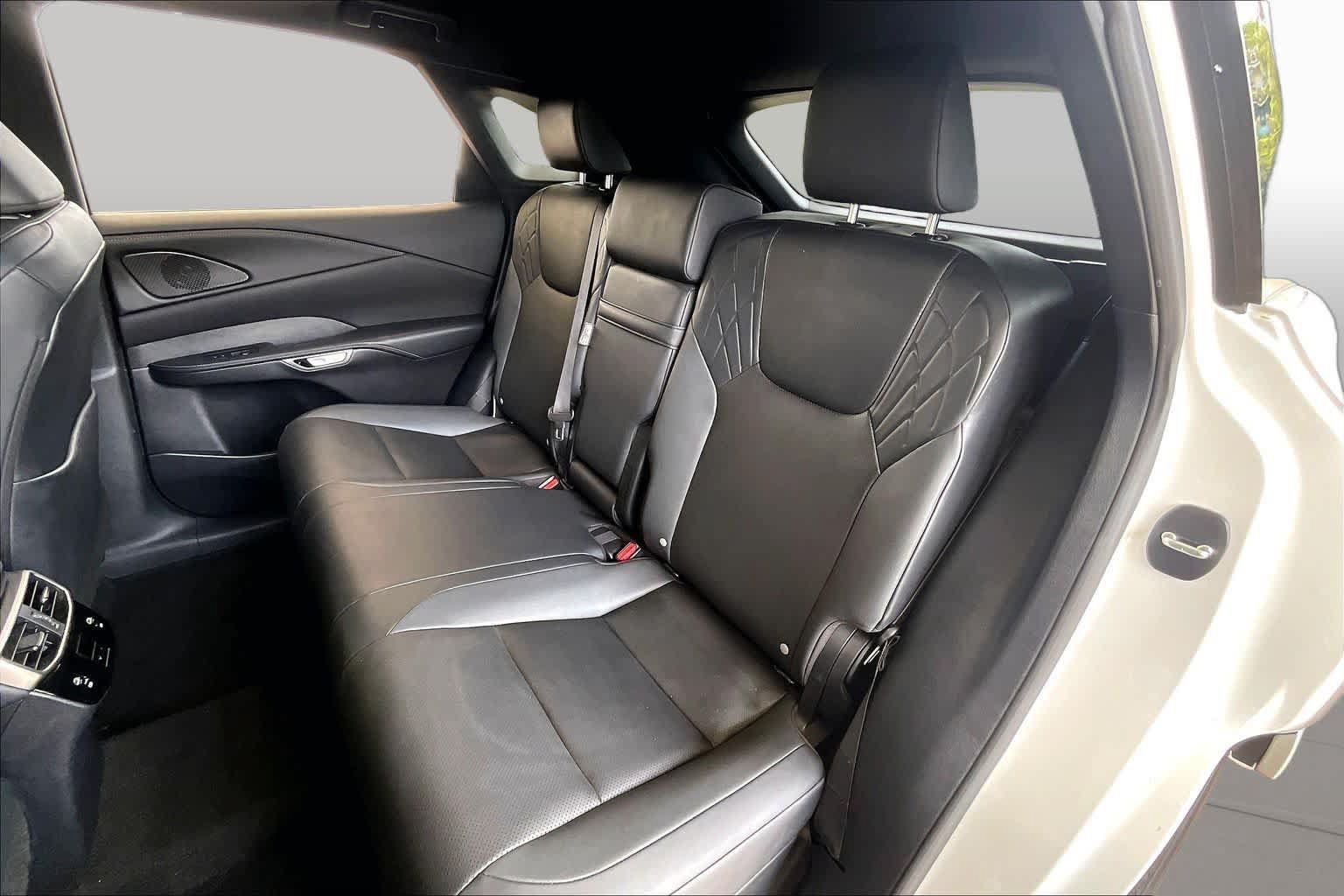 Used 2024 Lexus RX 350 Premium w/ Accessory Package (Z1) FWD image 18