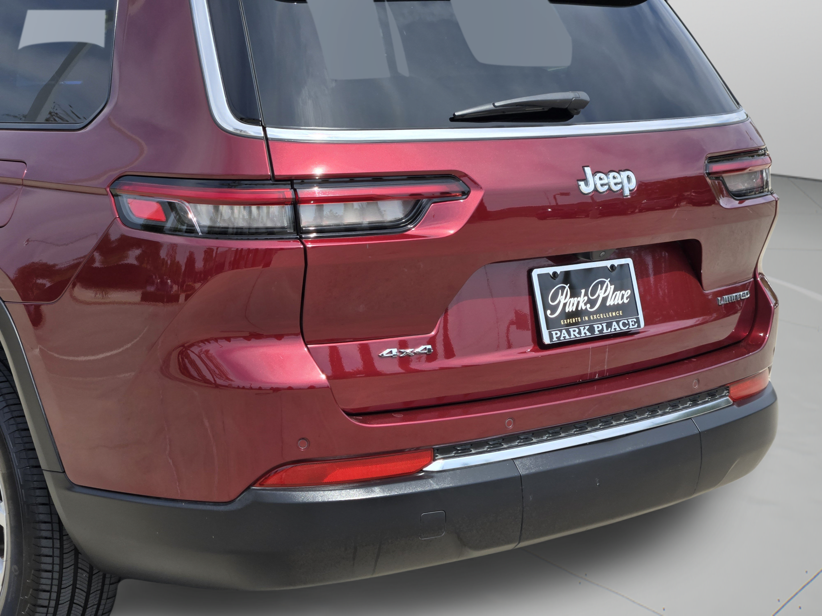 Used 2023 Jeep Grand Cherokee L Limited AWD/4WD image 38