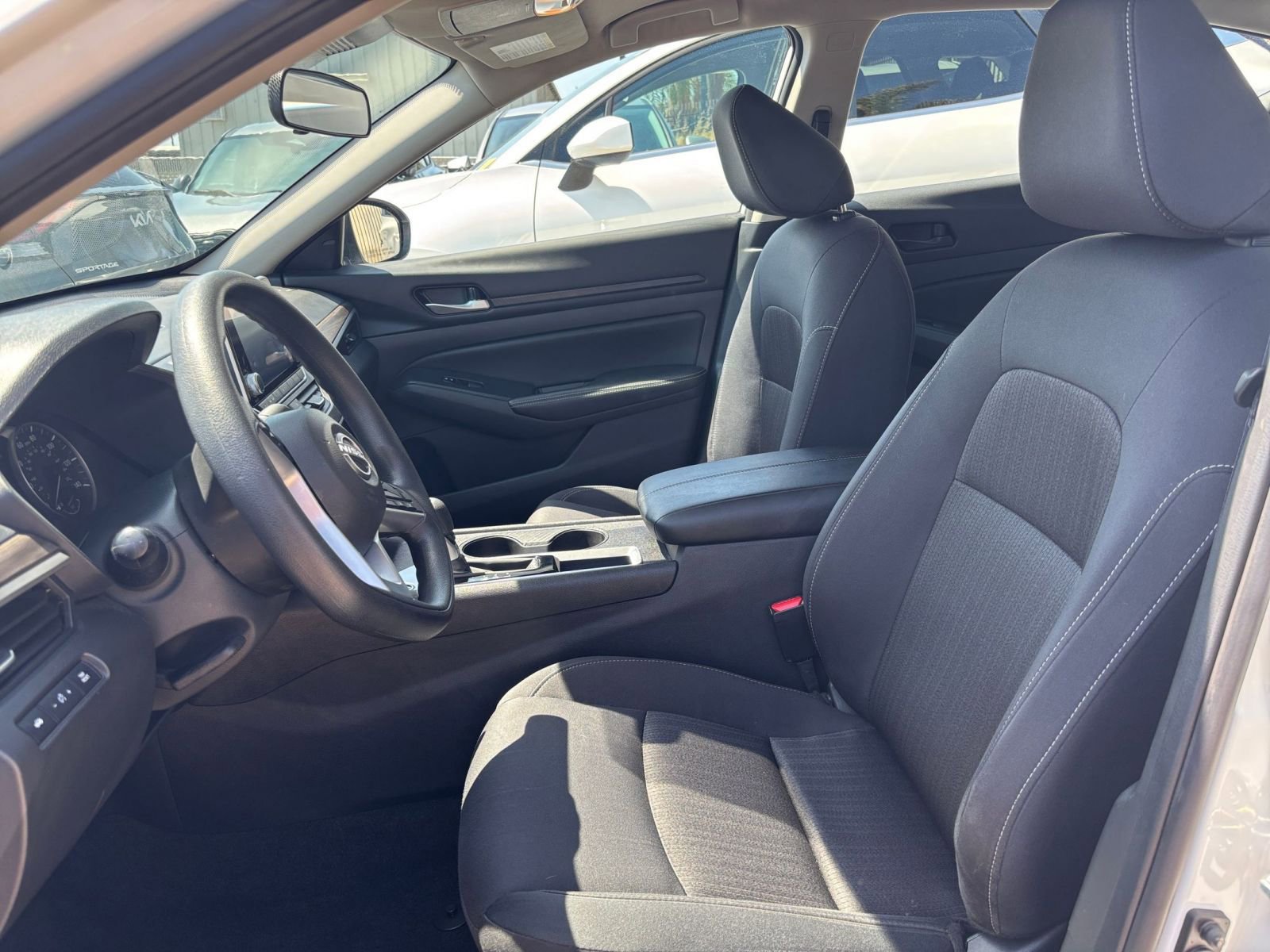 Used 2025 Nissan Altima 2.5 SV FWD image 27