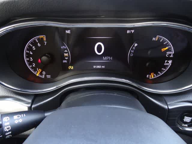 Used 2019 Jeep Grand Cherokee Laredo RWD image 21