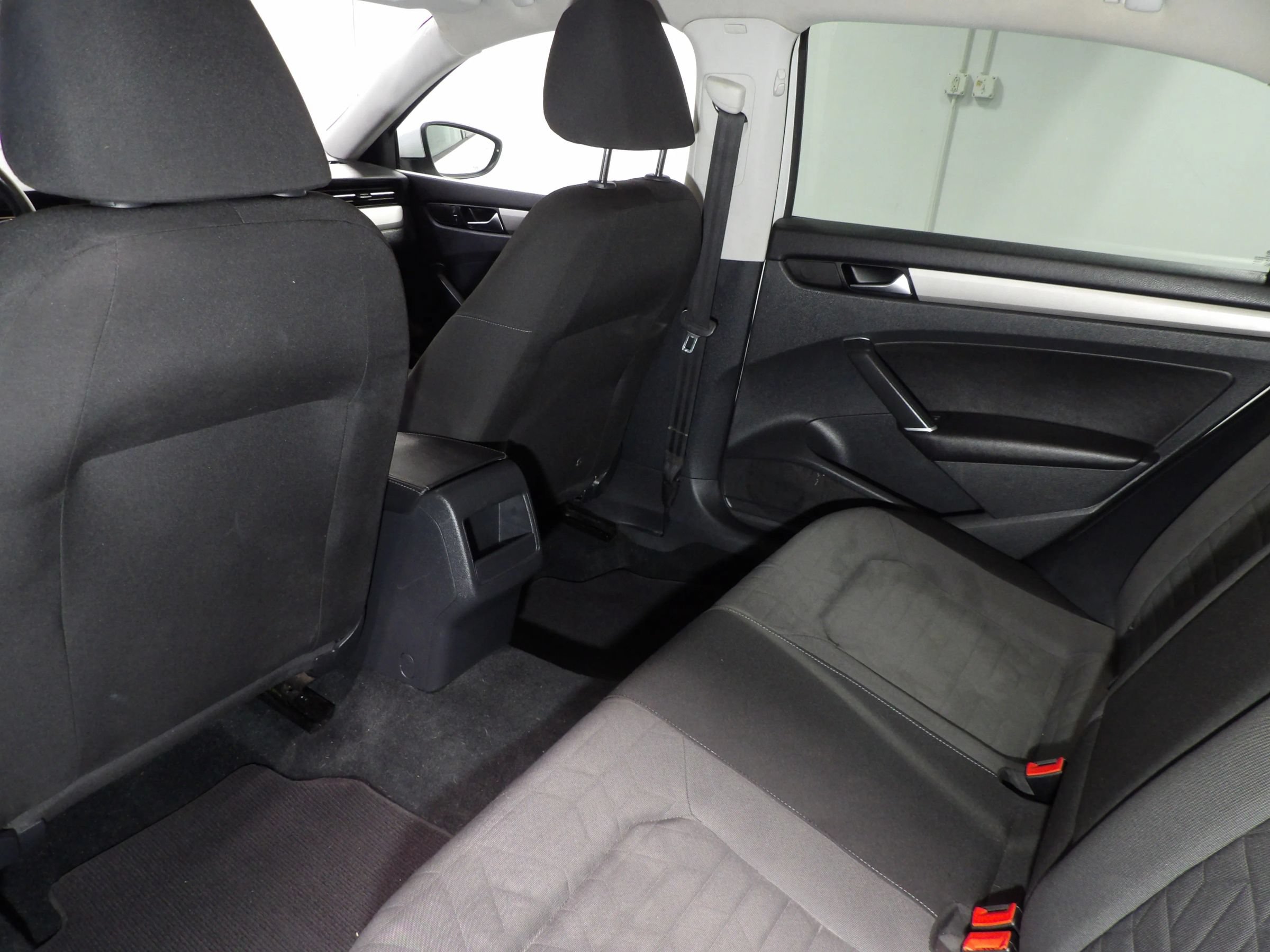 Used 2021 Volkswagen Passat 2.0T S FWD image 9