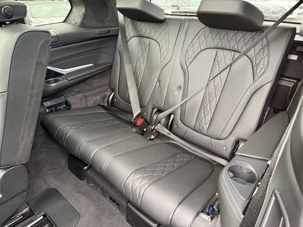 Certified 2026 BMW X7 M60i w/ Executive Package AWD/4WD image 39