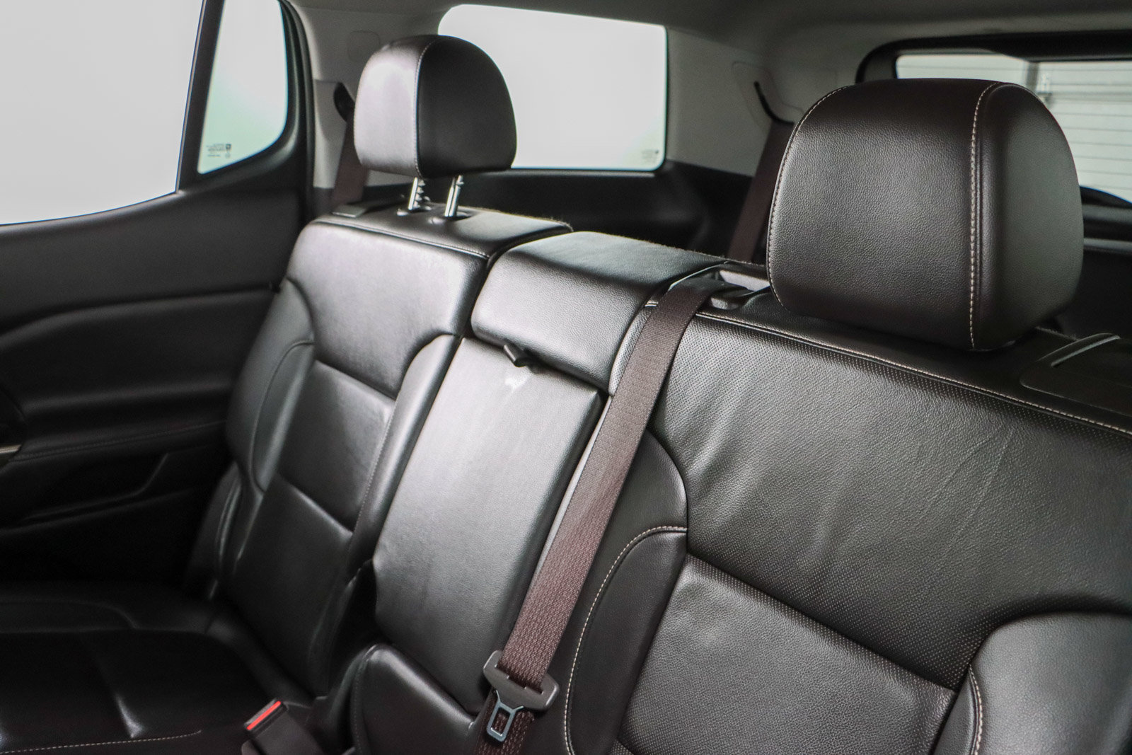 Used 2023 GMC Acadia SLT FWD image 25