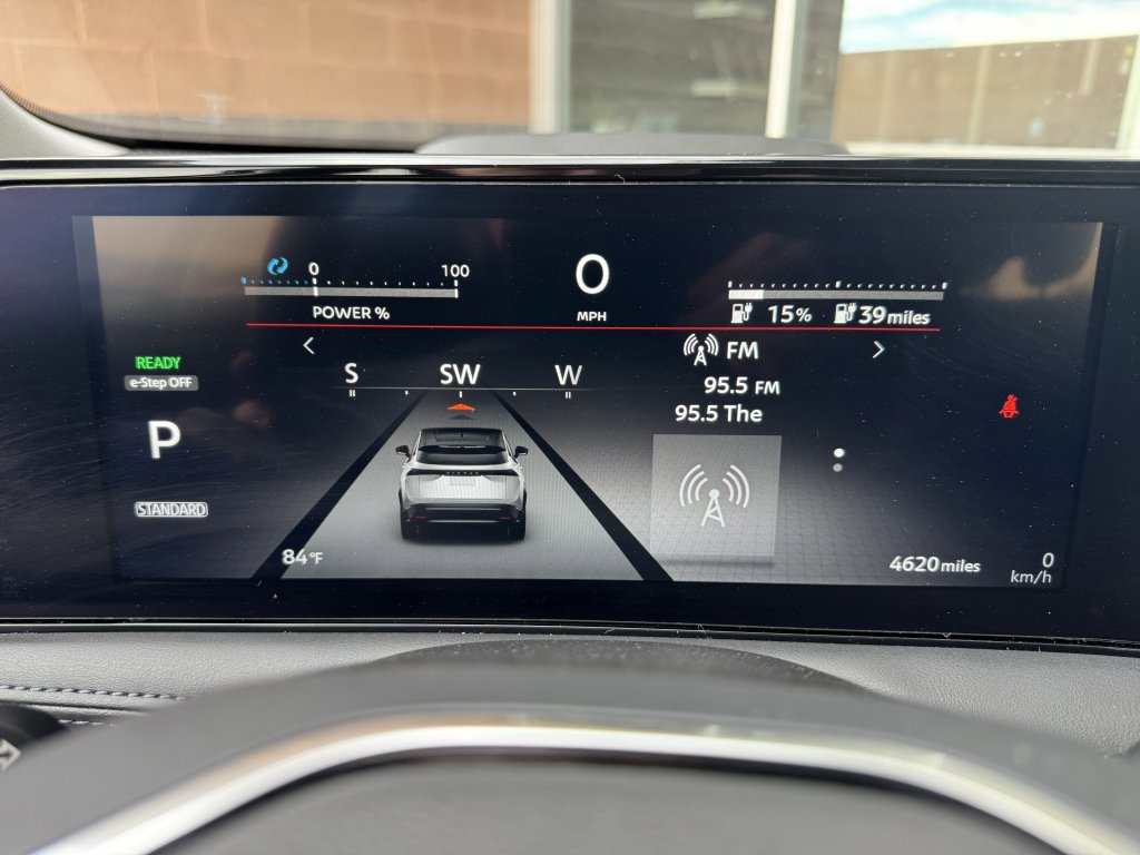 Used 2024 Nissan Ariya FWD image 17