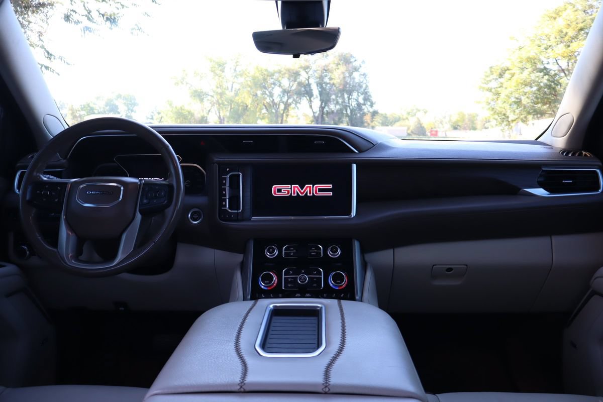 Used 2021 GMC Yukon Denali w/ Denali Premium Package AWD/4WD image 16