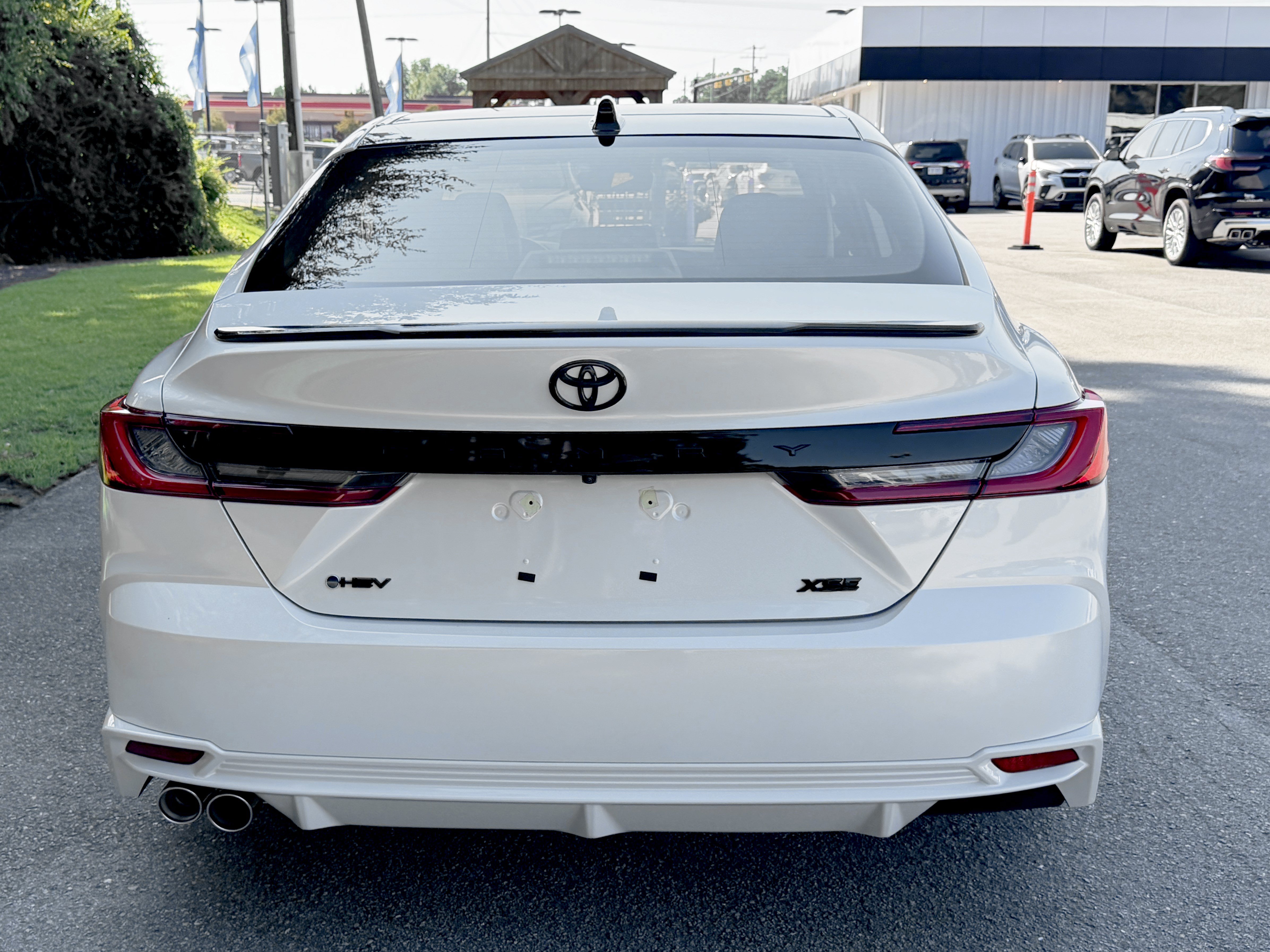 Used 2025 Toyota Camry XSE FWD image 9