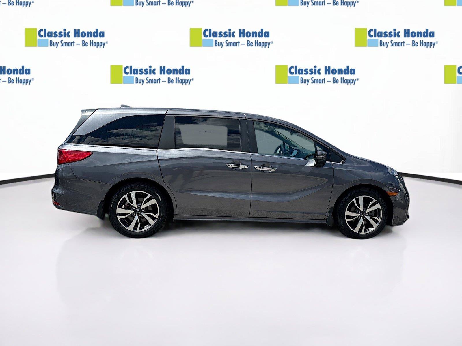 Certified 2022 Honda Odyssey Touring image 9