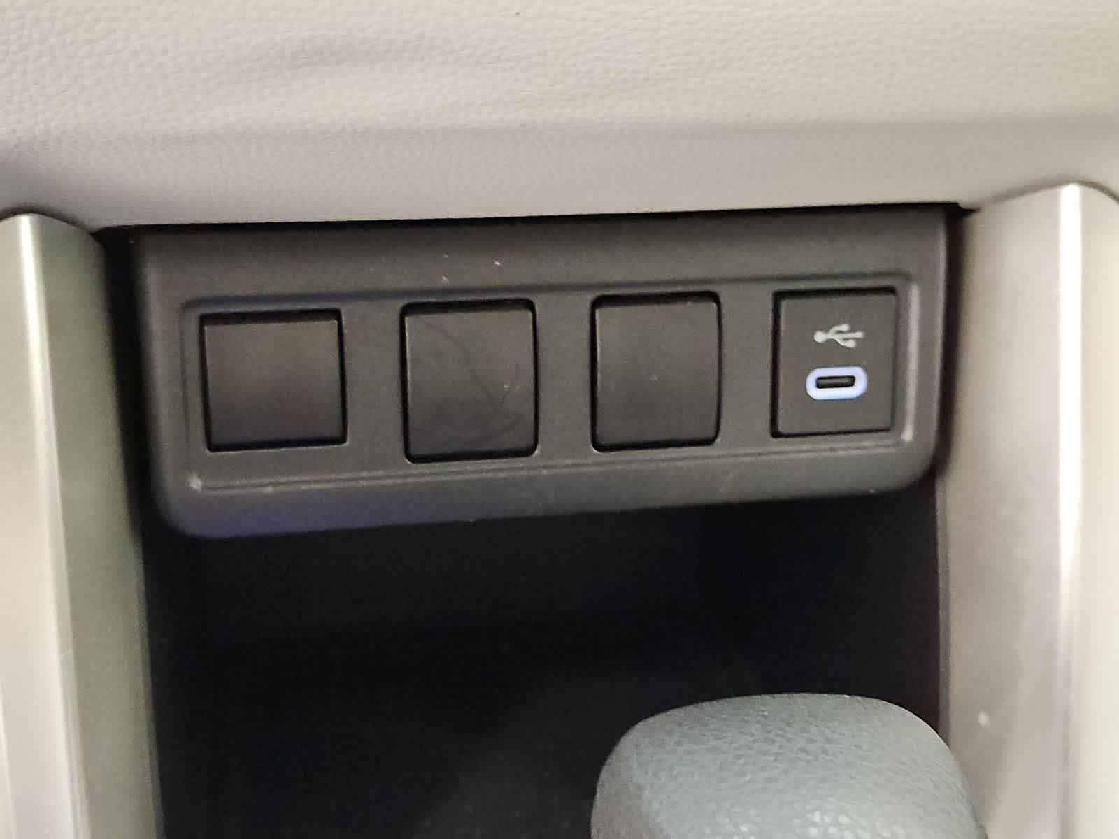 Used 2024 Toyota Corolla Cross L FWD image 28
