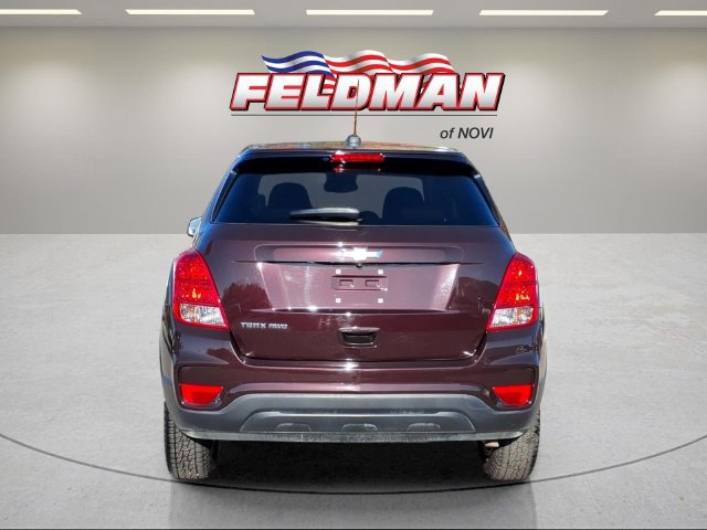 Used 2022 Chevrolet Trax LS w/ Tint and Cruise Package AWD/4WD image 10