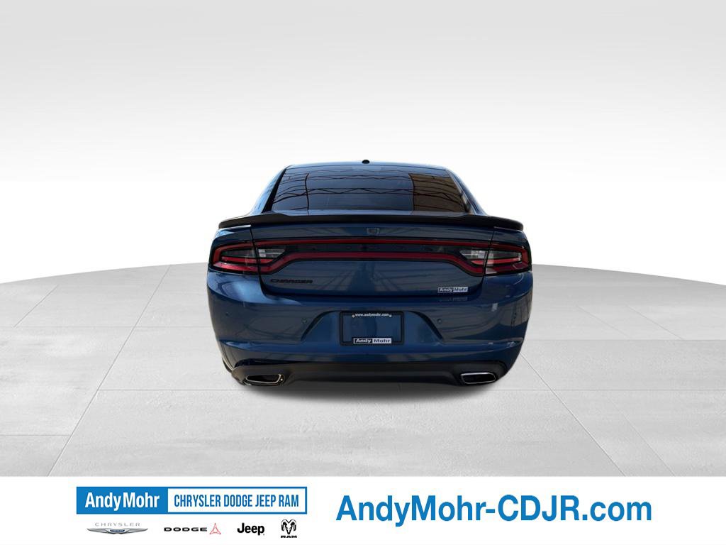 Used 2020 Dodge Charger SXT w/ Blacktop Package RWD image 6