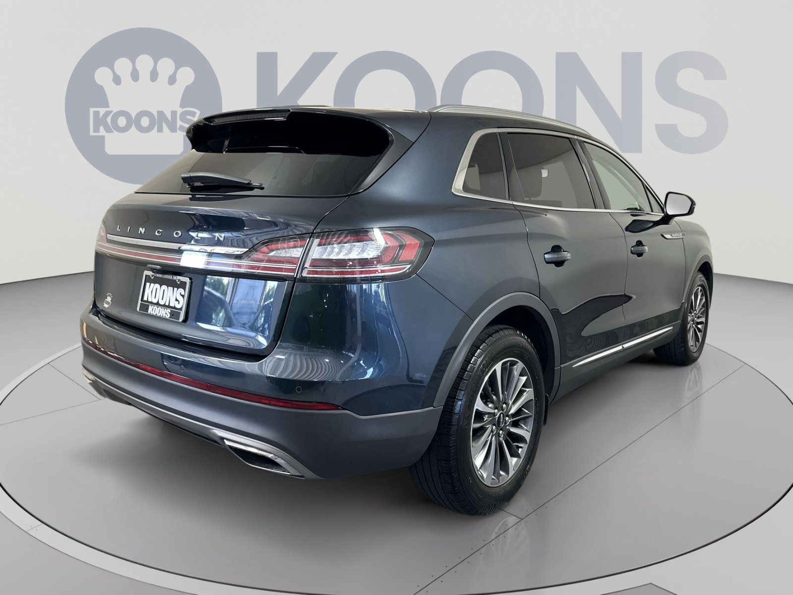 Used 2023 Lincoln Nautilus AWD w/ Premium Package image 7