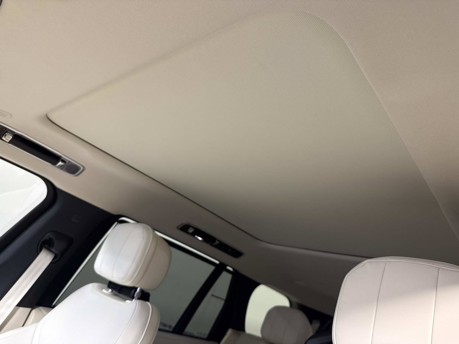 New 2027 Land Rover Range Rover Long Wheelbase SE AWD/4WD image 22
