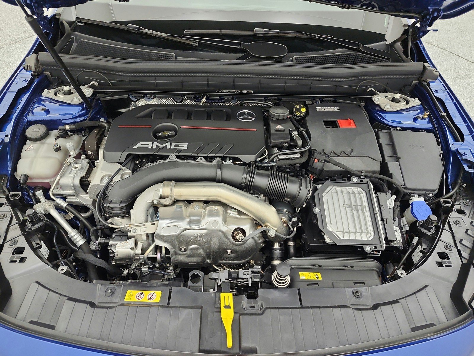 Used 2025 Mercedes-Benz GLB 35 AMG 4MATIC image 17