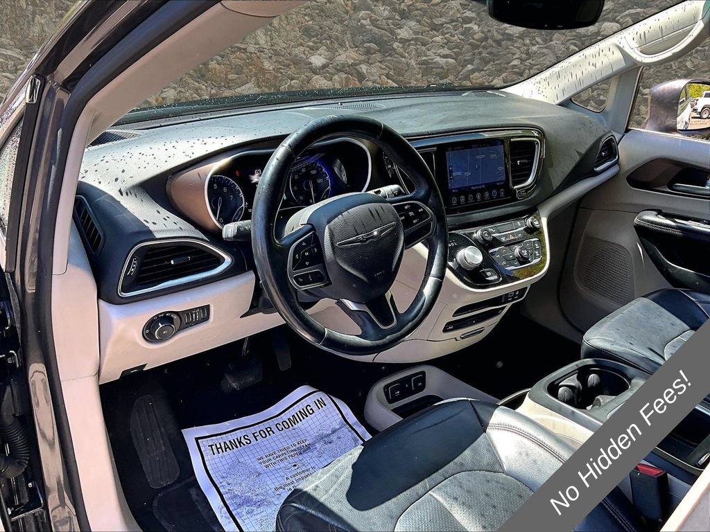 Used 2017 Chrysler Pacifica Touring-L Plus FWD image 11