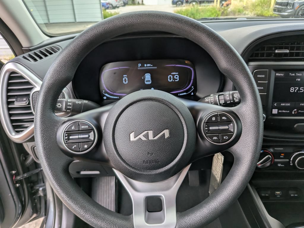 Certified 2025 Kia Soul LX w/ LX Technology Package FWD image 28