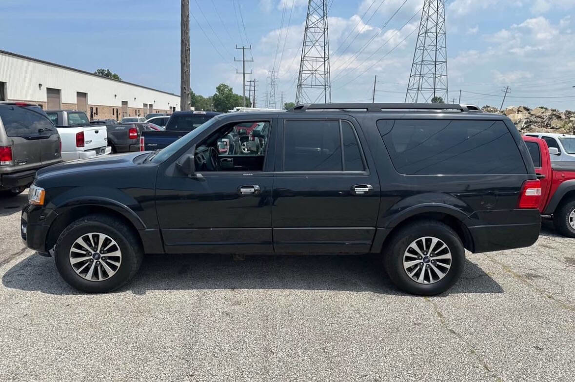 Used 2015 Ford Expedition EL XLT image 3