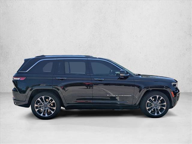 Used 2023 Jeep Grand Cherokee Overland AWD/4WD image 4