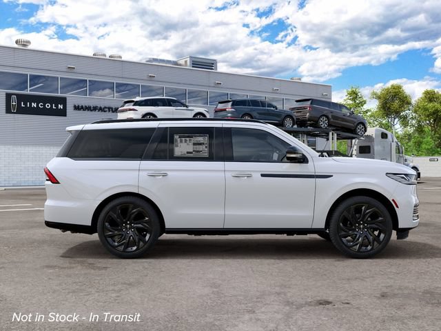 New 2027 Lincoln Navigator Reserve AWD/4WD image 6