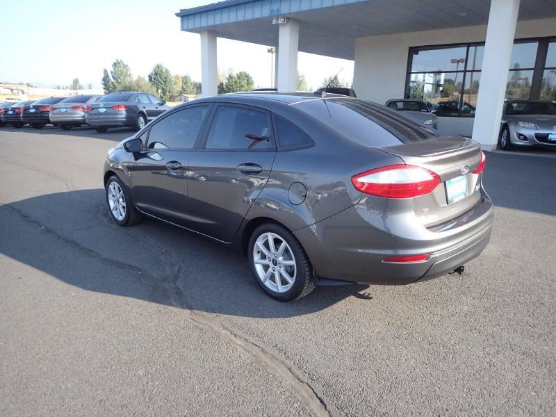 Used 2015 Ford Fiesta SE w/ Equipment Group 201A FWD image 3