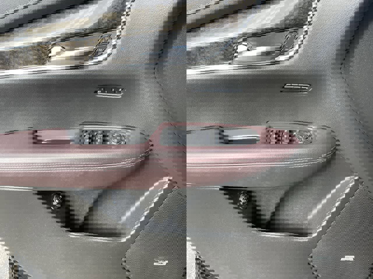 Used 2021 Cadillac XT6 Premium Luxury w/ LPO, Floor Liner Package image 33