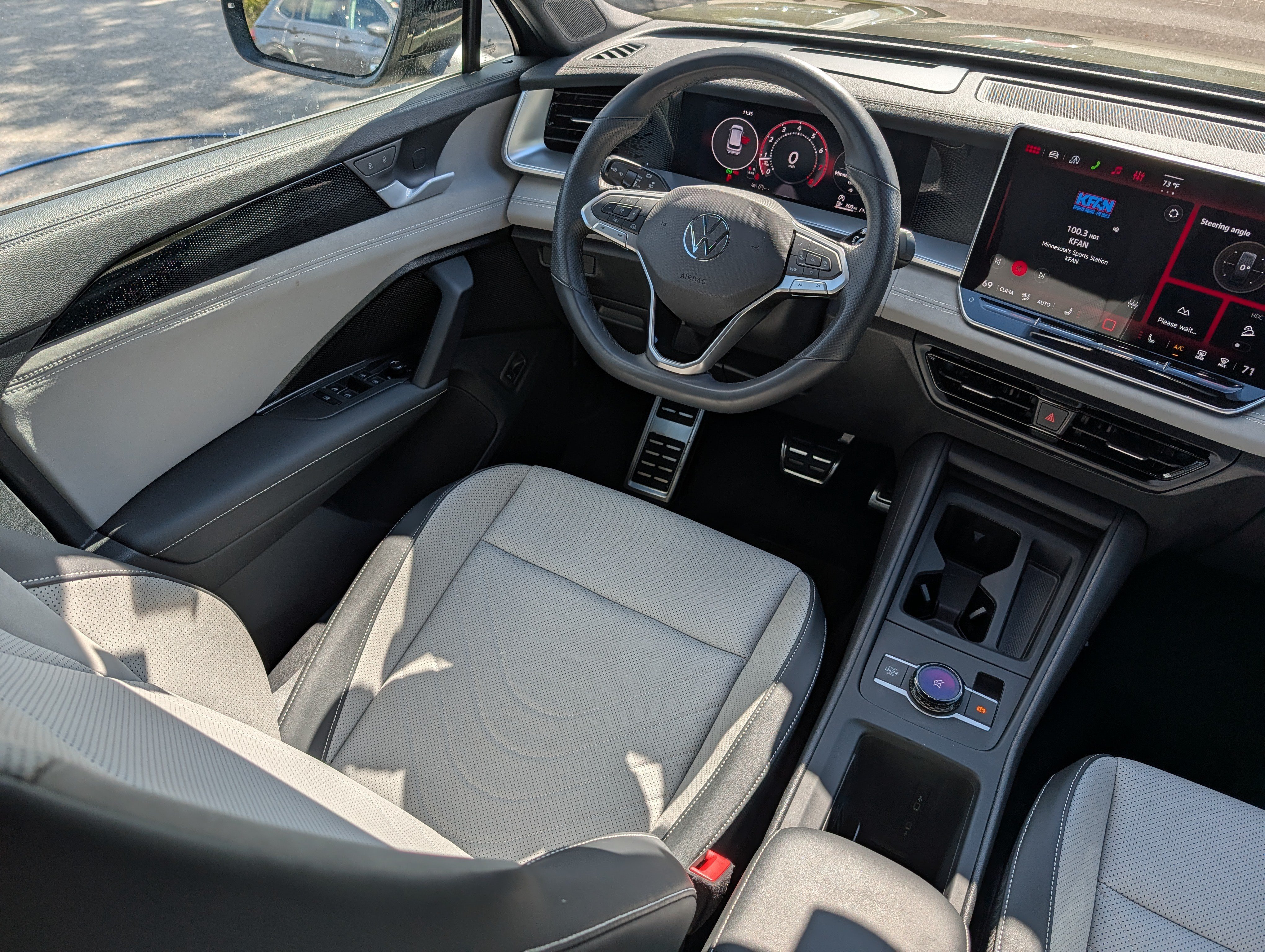 Certified 2026 Volkswagen Tiguan SE R-Line AWD/4WD image 9