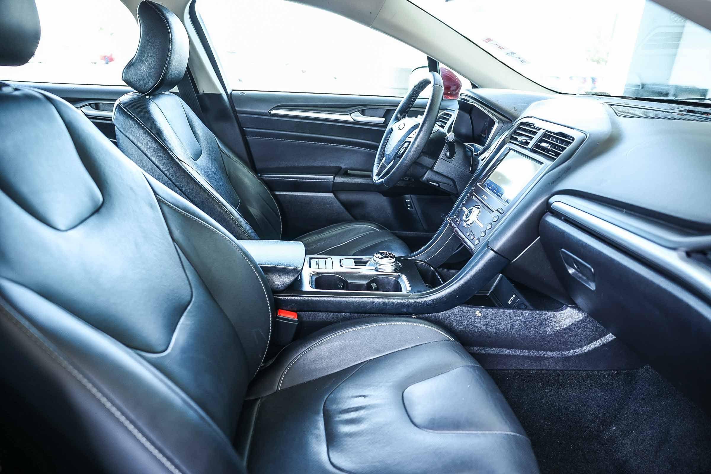 Used 2017 Ford Fusion Energi Titanium image 22